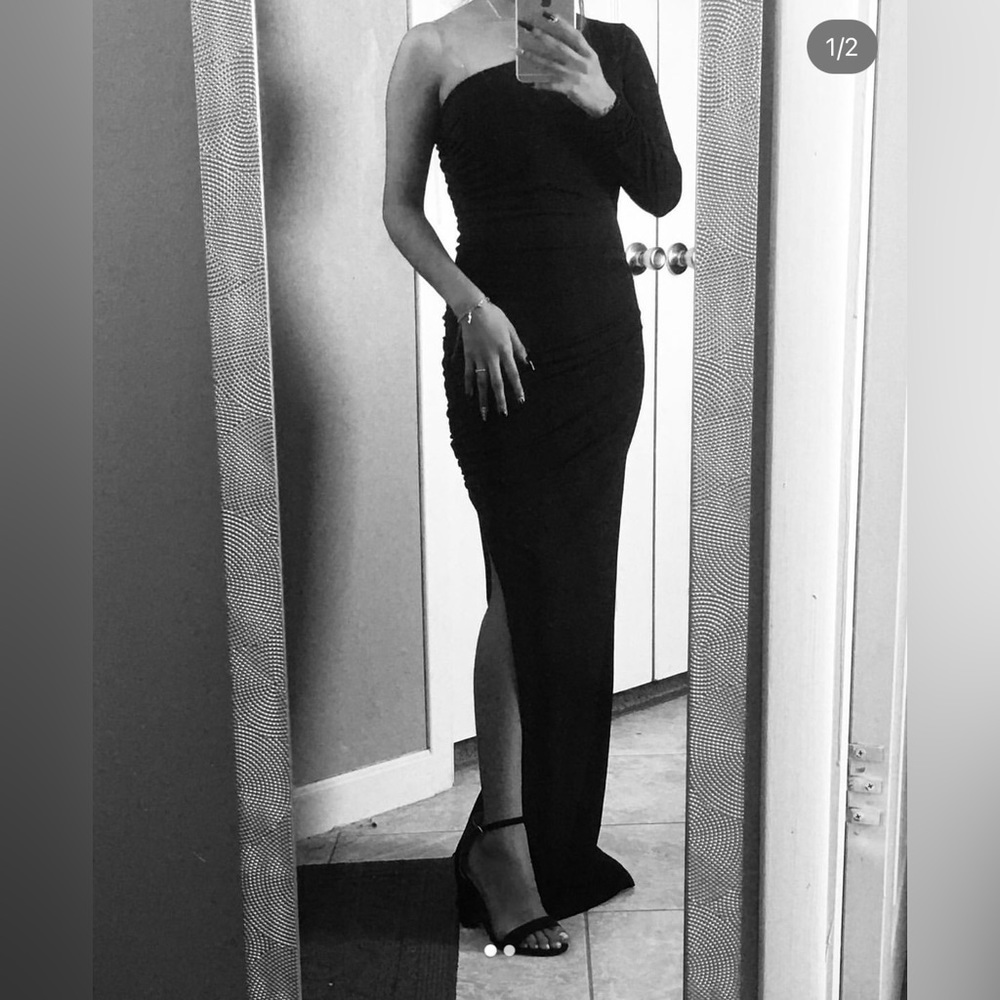 FASHION NOVA DRESS - Picture 3 of 3